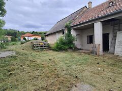 Eladó földterület Győrújbarát