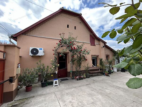 Eladó ház Baja, Józsefváros