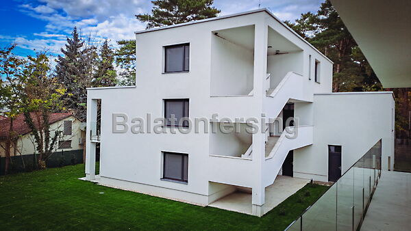 Eladó lakás Balatonfenyves
