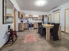 Eladó ház Egyházasfalu