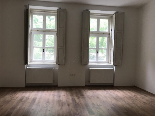 Eladó lakás Szentes