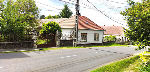 Eladó ház Bazsi