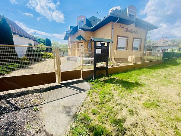 Eladó ház Alattyán