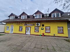 Eladó üzleti Tata, Tóváros