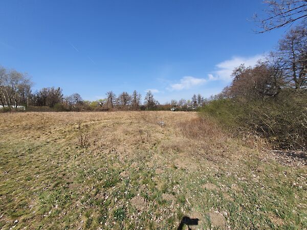 Eladó földterület Oroszlány