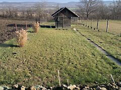 Eladó földterület Naszály