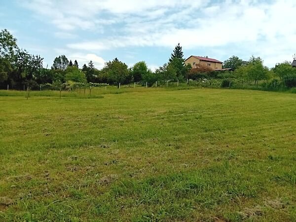 Eladó földterület Esztergom