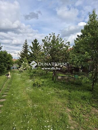 Eladó földterület Budakalász