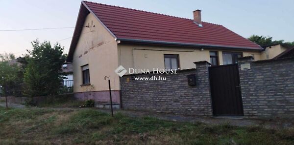 Eladó ház Dávod