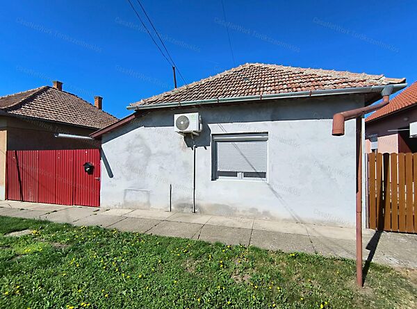 Eladó ház Fegyvernek