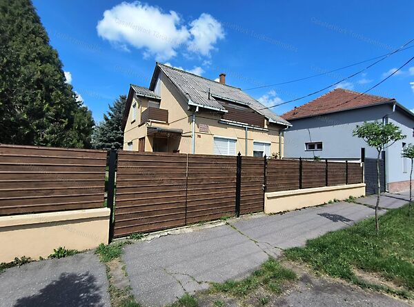 Eladó üzleti Törökszentmiklós, Városközpont