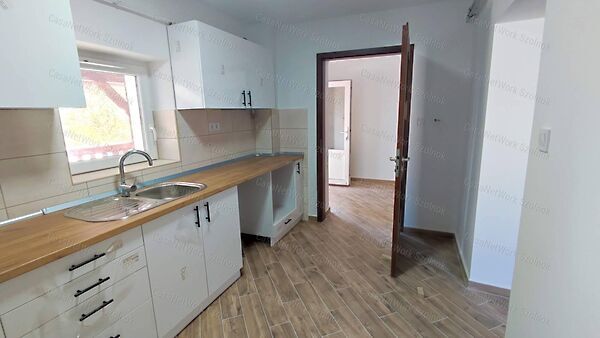 Kiadó ház Cserkeszőlő