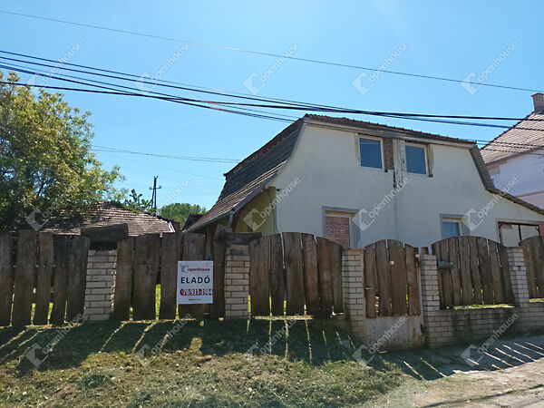 Eladó ház Neszmély