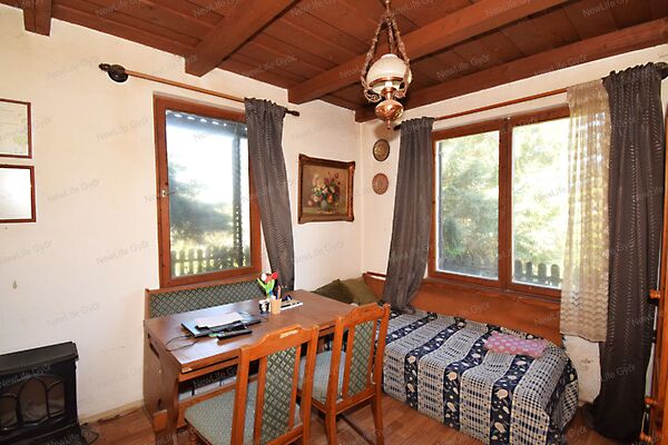 Eladó ház Győrújbarát