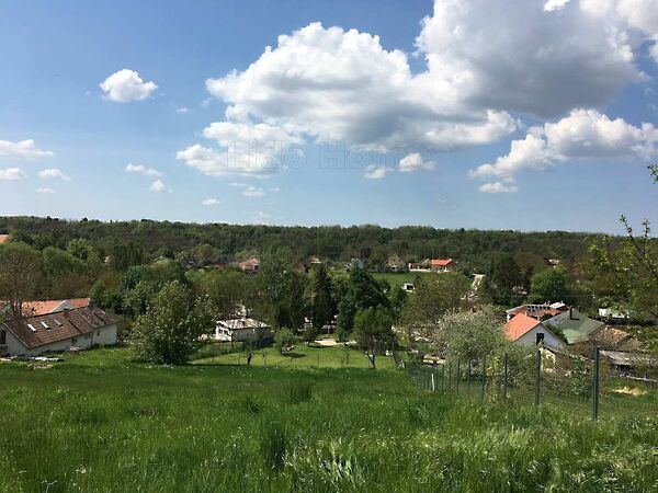 Eladó földterület Bálványos