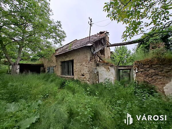 Eladó földterület Kékkút