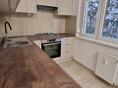 Eladó lakás Szeged, Makkosház