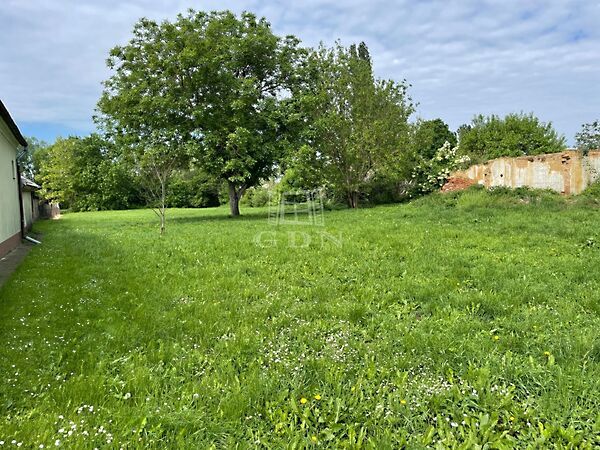 Eladó földterület Kéthely