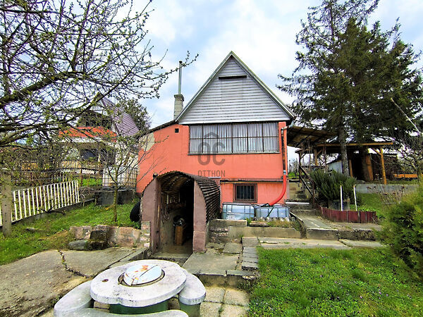 Eladó nyaraló Tatabánya, Turul hegyoldal