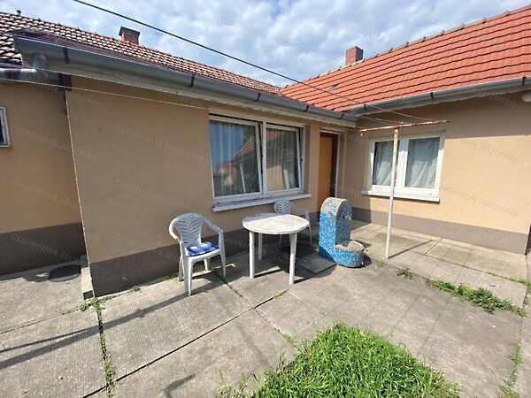 Eladó ház Jászberény