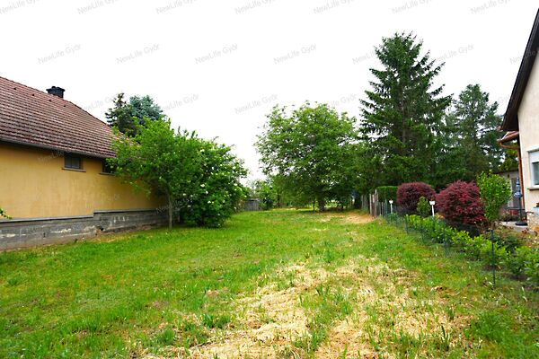 Eladó földterület Koroncó