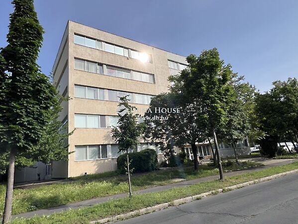 Kiadó iroda Győr