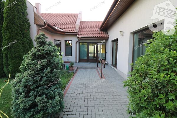 Eladó üzleti Kiskőrös