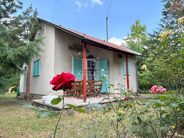 Eladó nyaraló Velence