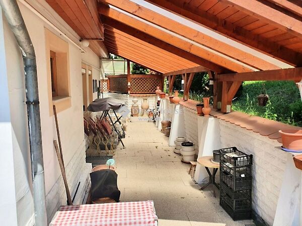 Eladó ház Remeteszőlős