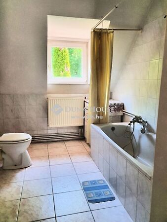 Eladó ház Remeteszőlős