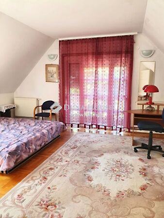 Eladó ház Remeteszőlős