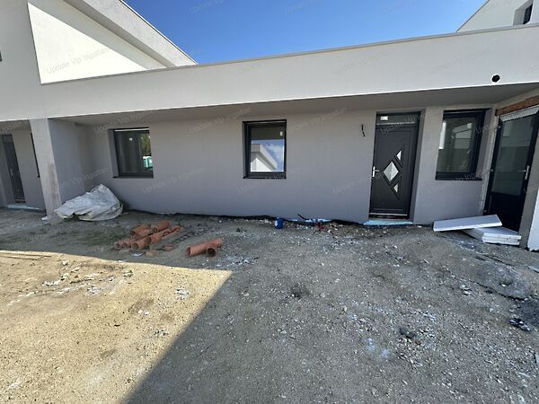 Eladó lakás Ajka, Bakonygyepes