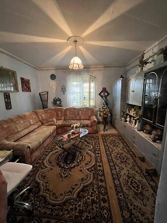 Eladó ház Oroszlány, Borbála