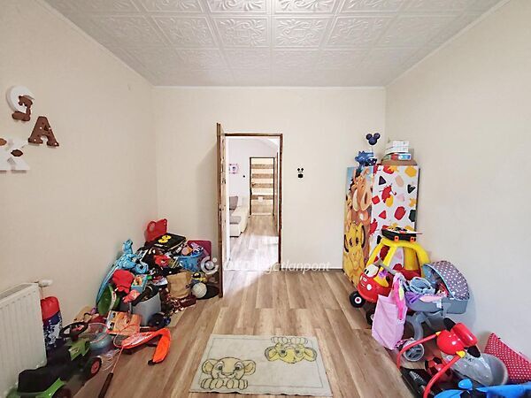 Eladó ház Kőtelek