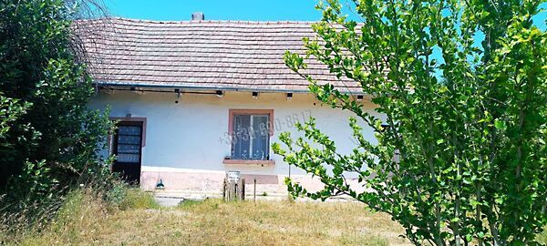 Eladó ház Kunpeszér