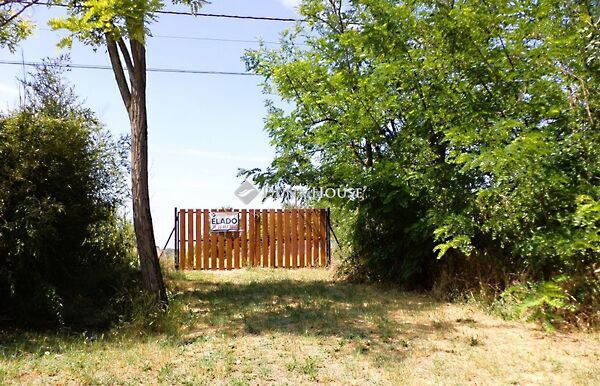 Eladó földterület Gárdony