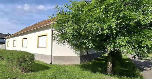 Eladó ház Lőrinci