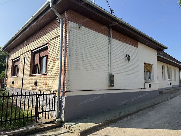 Eladó ház Vácszentlászló