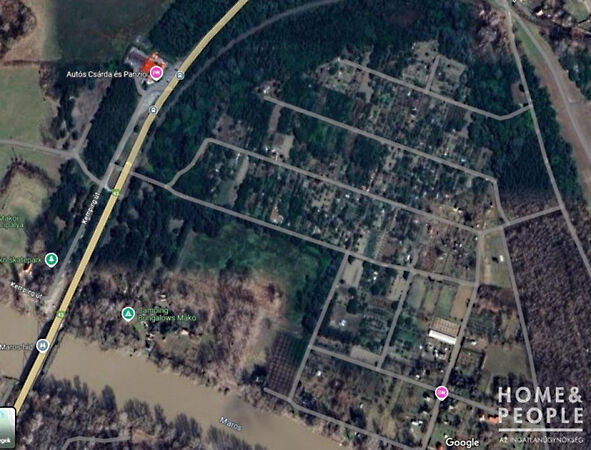 Eladó földterület Makó
