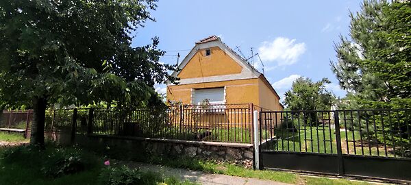 Eladó ház Szákszend