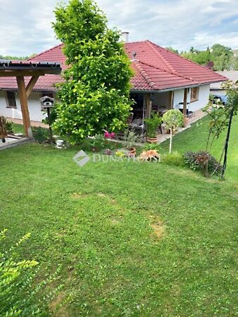 Eladó ház Nagykozár