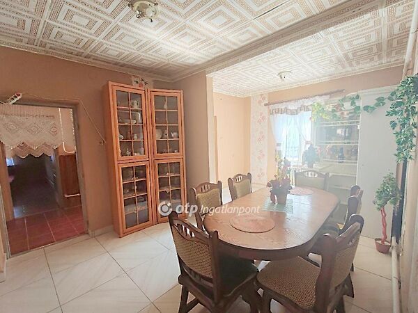 Eladó ház Kőtelek