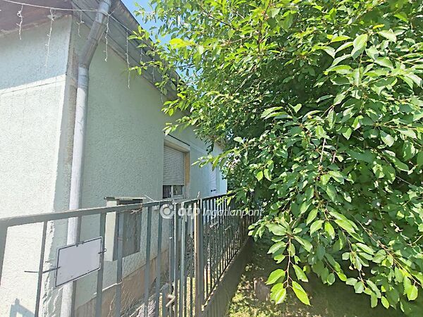 Eladó ház Kőtelek