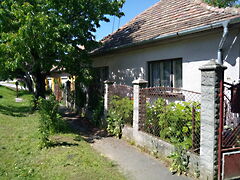 Eladó ház Bakonynána