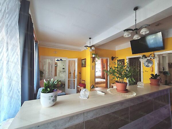 Eladó ház Jászdózsa