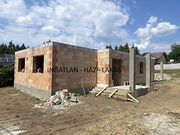 Eladó ház Veresegyház