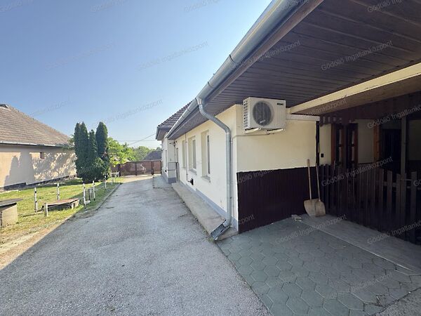 Eladó ház Vácszentlászló