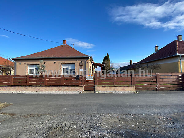 Eladó ház Somogyvár