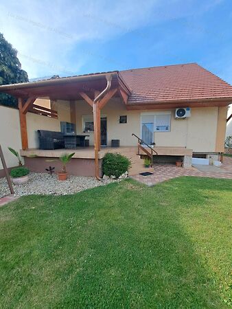 Eladó ház Oroszlány, Borbála