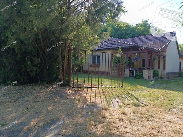 Eladó ház Petőfiszállás